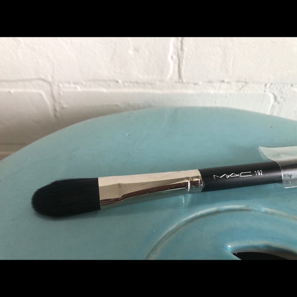 ⚡️flash sale⚡️MAC cosmetics #192 brush new